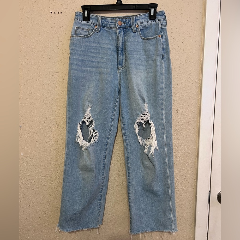 Universal Thread Ripped Mom Jeans